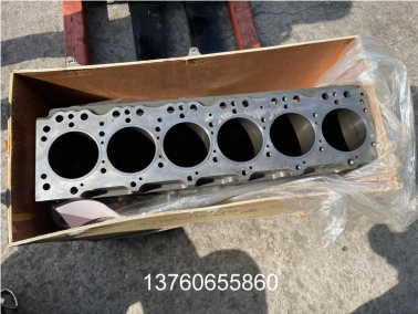 DH220LC-7 DB58发动机缸体