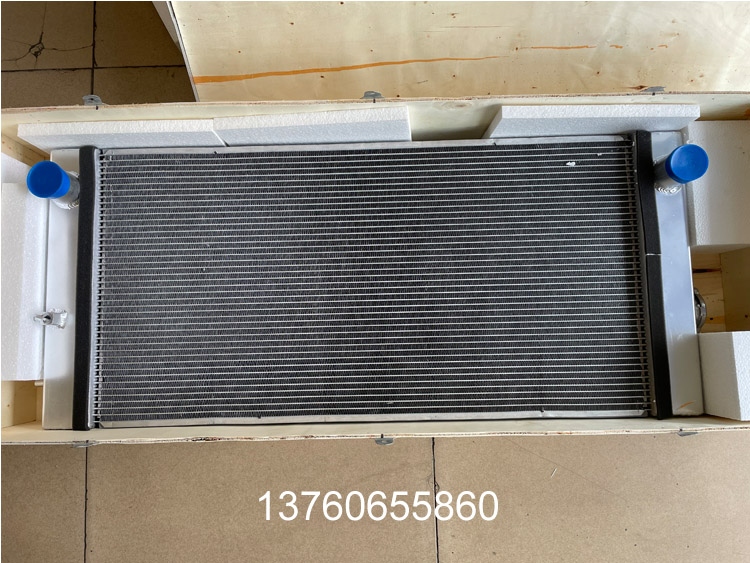 住友SH200-6挖掘机水箱